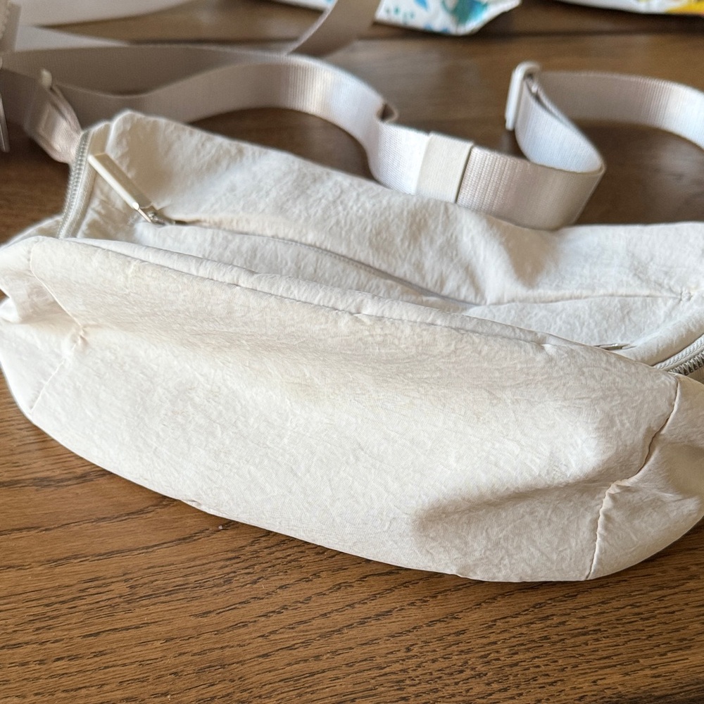 Lululemon All Night Festival White Crossbody Bag - Picture 5 of 12